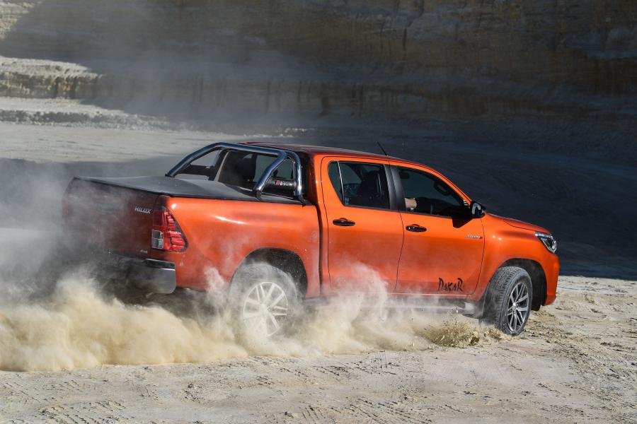  Toyota Hilux Dakar Double Cab 2018 года  (ZA) (фото 17 из 40)